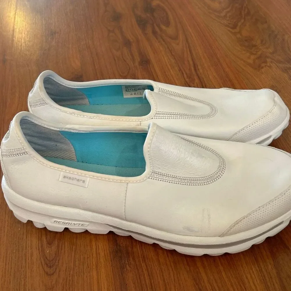Skechers white go walk lady sneakers size 8.5